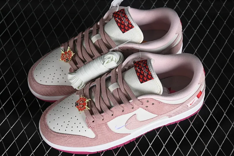 All categories Nk SB Dunk series Nk SB Dunk Low low-top sneakers F version Nk Dunk Low 2024 Year of the Dragon customized model SB low-top casual sneakers FZ5065-118